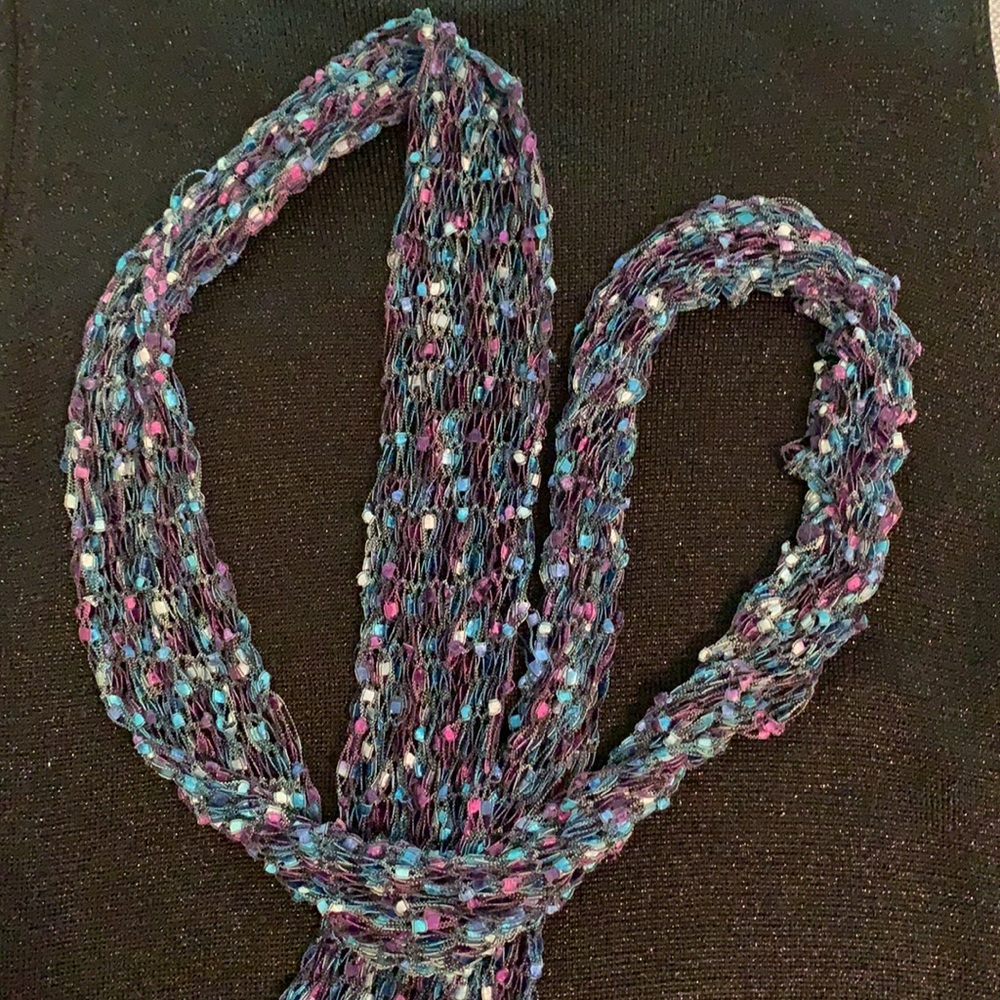 Handmade scarf - Picture 2 of 5